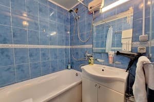 Квартира 4 кровати с кондиционером и балконом. Alex Apartments.. Апартаменты двухместный  16