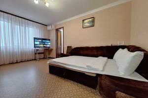 Квартира 4 кровати с кондиционером и балконом. Alex Apartments.. Апартаменты двухместный  20