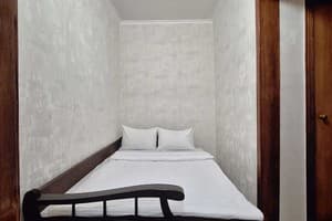 Квартира 4 кровати с кондиционером и балконом. Alex Apartments.. Апартаменты двухместный  35