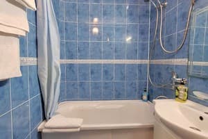 Квартира 4 кровати с кондиционером и балконом. Alex Apartments.. Апартаменты двухместный  39