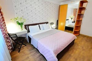 Alex Apartments. White rotunda. 26