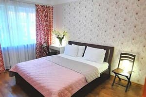 Alex Apartments. White rotunda. 15