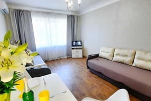 Квартира Alex Apartments. White rotunda.. Апартаменты трехместный Белая беседка + 3 доп места 3