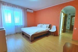 Красное и белое,Alex Apartments (бесконтактное заселение 24/7) 5