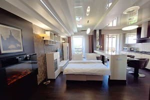 Самая большая кровать в Полтаве. Alex Apartments Круглосуточно бесконтактное заселение 5