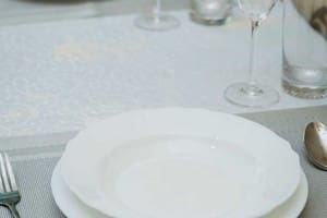 В центре возле Каштановой Аллеи ул. Соборности 46-А. Alex Apartments 7