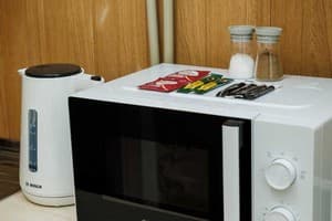 В центре возле Каштановой Аллеи ул. Соборности 46-А. Alex Apartments 10